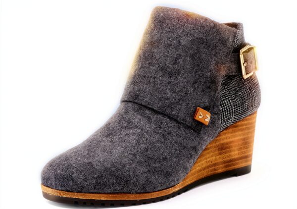 Pavo Monitor Arm Ergonomic Aluminum Desk Mount for